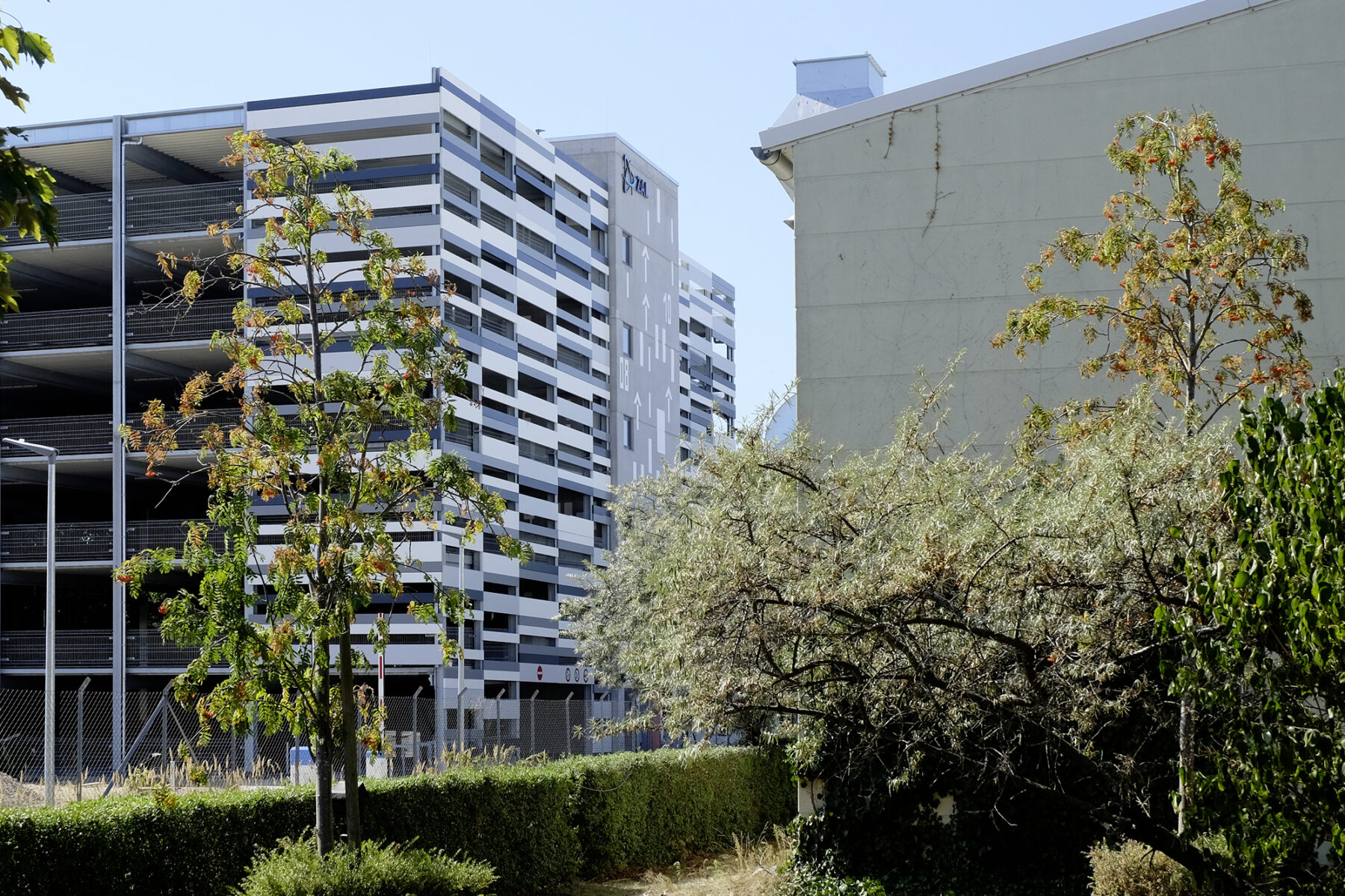 Parkhaus-Signaletik für das Zentrum für Angewandte Luftfahrtforschung (8)